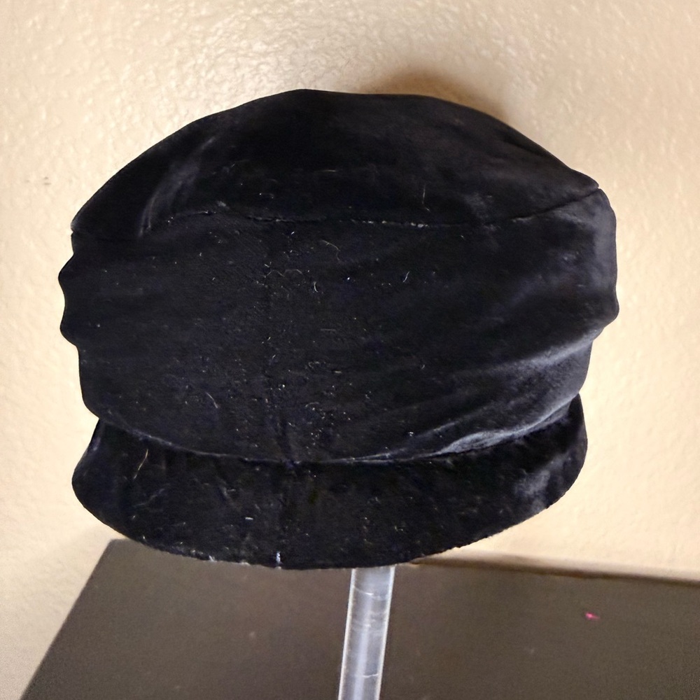 1950’s Black Velvet Pillbox Hat